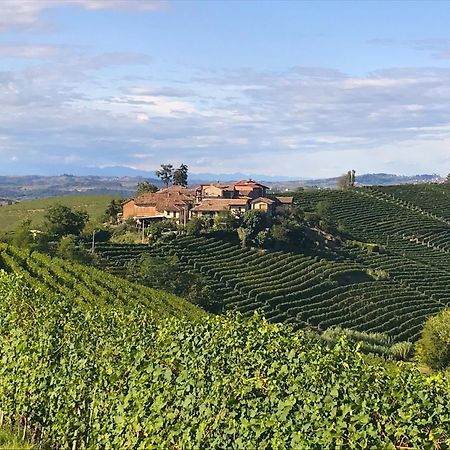 B&B Acaso Serralunga d'Alba Bagian luar foto