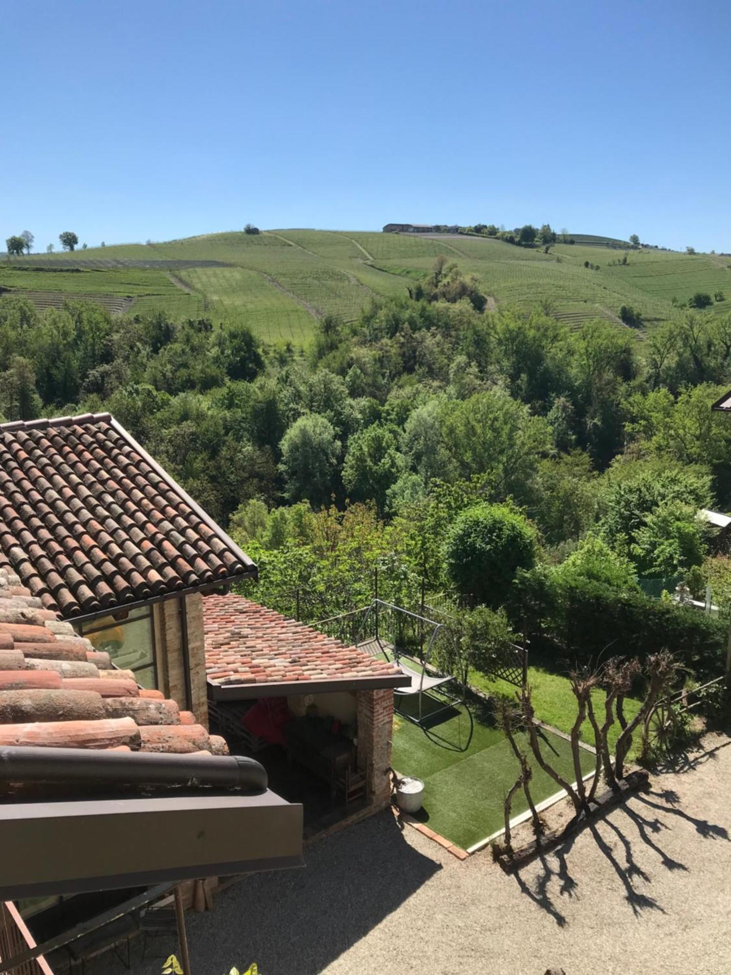 B&B Acaso Serralunga d'Alba Ruang foto