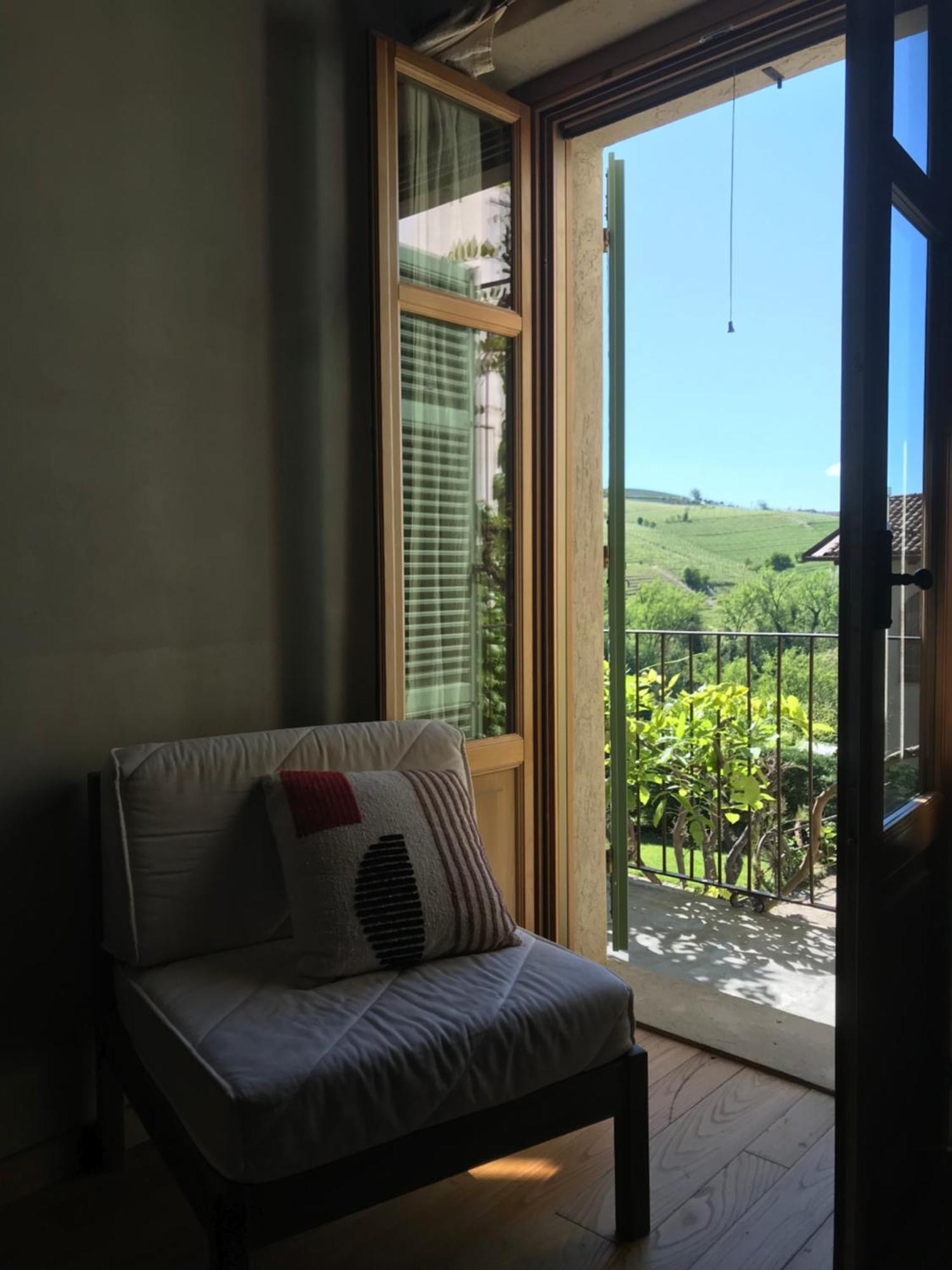 B&B Acaso Serralunga d'Alba Ruang foto