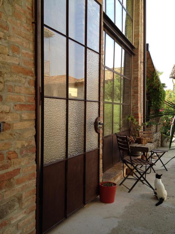 B&B Acaso Serralunga d'Alba Bagian luar foto
