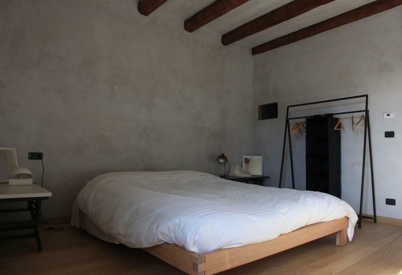 B&B Acaso Serralunga d'Alba Ruang foto